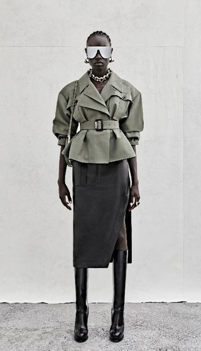 Alexander McQueen 2023早春女装系列