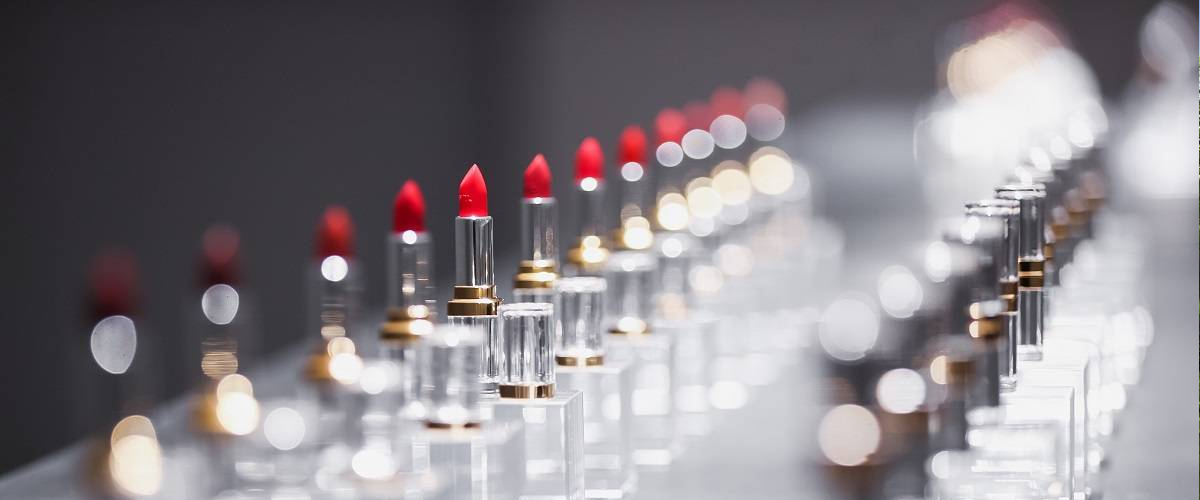 香奈儿珍藏三十一号唇膏全新上市 晶莹剔透的玻璃管身犹如艺术品